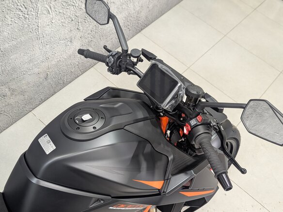 2023 KTM 1390 Super Duke R, чёрный, 2600000 рублей - вид 7