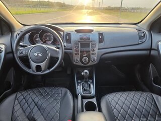 2011 Kia Cerato 4-speed II, серебристый, 350000 рублей, вид 5
