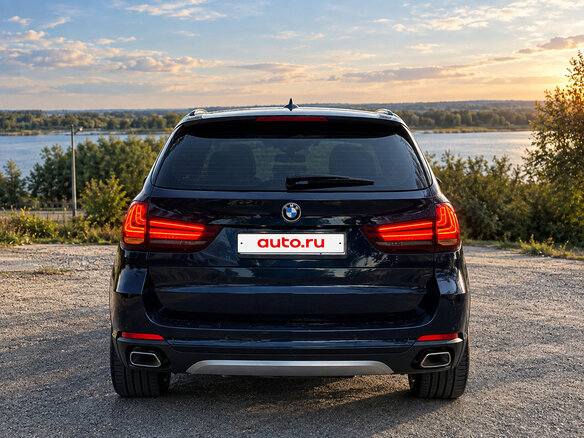 2017 BMW X5 30d III (F15), синий, 4900000 рублей - вид 4