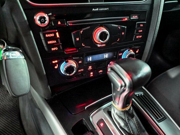 2012 Audi A4 IV (B8) Рестайлинг, белый - вид 15