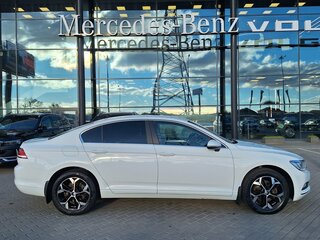 2017 Volkswagen Passat B8, белый, 1740000 рублей, вид 4