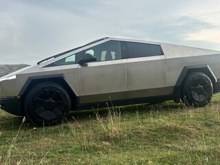 2024 Tesla Cybertruck Cyberbeast, серебристый, 14200000 рублей, вид 3