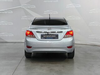 2011 Hyundai Solaris I, голубой, 650000 рублей, вид 4