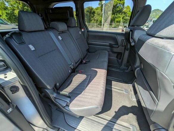 2023 Toyota Voxy IV (R90), коричневый, 4100000 рублей - вид 19