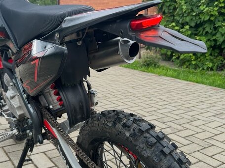 2024 Regulmoto Seven Medalist Pro, красный, 76500 рублей, вид 4