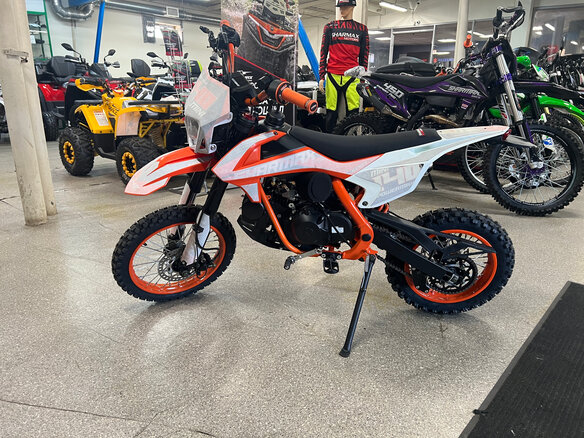 2026 Sharmax Powermax, оранжевый, 99900 рублей