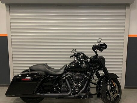 2022 Harley-Davidson Road King Special, чёрный, 1900000 рублей, вид 3