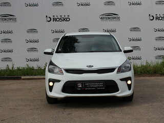 2017 Kia Rio IV, белый, 740000 рублей, вид 2