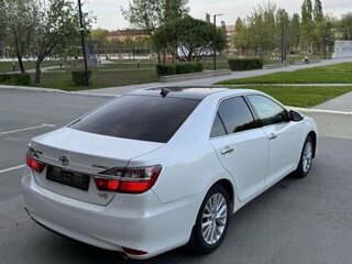 2015 Toyota Camry VII (XV50) Рестайлинг, белый, 2005000 рублей, вид 4