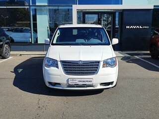2010 Chrysler Town & Country V, белый, 1039000 рублей, вид 2