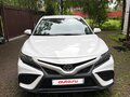 2022 Toyota Camry VIII (XV70) Рестайлинг, белый, 2990000 рублей - вид 1
