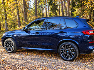 2019 BMW X5 40i IV (G05/G18), синий, 5595000 рублей, вид 3
