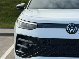 2025 Volkswagen Tiguan III (NA Market), белый, 3721667 рублей, вид 2