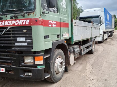 1989 Volvo F-Series, зелёный, 590000 рублей, вид 1