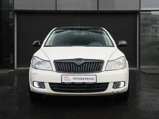 2011 Skoda Octavia DSG7 II (A5) Рестайлинг, белый, 650000 рублей, вид 2