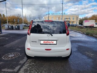 2012 Nissan Note I Рестайлинг, белый, 889000 рублей, вид 5