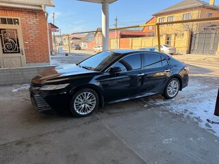 2020 Toyota Camry VIII (XV70), чёрный, 3000000 рублей, вид 1