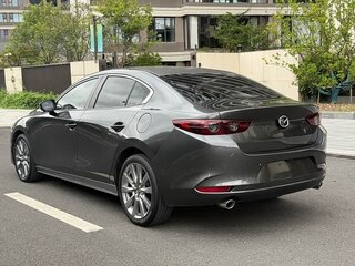 2022 Mazda 3 Axela IV (BP), серый, 1380000 рублей, вид 4