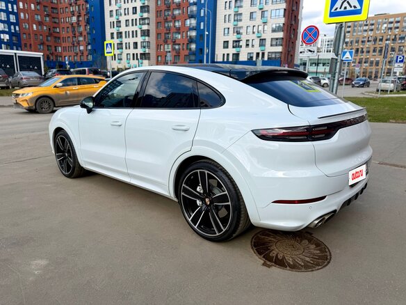 2019 Porsche Cayenne S Coupé III, белый, 8500000 рублей - вид 2