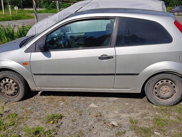 2005 Ford Fiesta Mk5, серый, 200000 рублей - вид 3