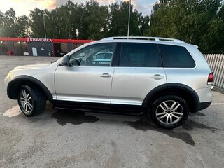 2008 Volkswagen Touareg I Рестайлинг, золотистый, 900000 рублей, вид 2