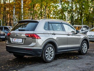 2017 Volkswagen Tiguan II, бежевый, 2101200 рублей, вид 2