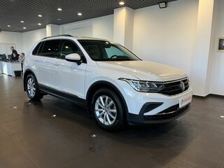 2020 Volkswagen Tiguan II Рестайлинг, белый, 3140000 рублей, вид 1