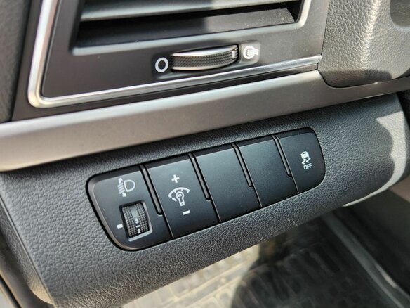 2017 Hyundai Elantra VI (AD), серый, 1090000 рублей - вид 7