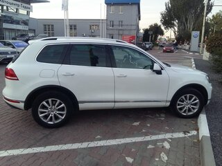 2015 Volkswagen Touareg II Рестайлинг, белый, 2500000 рублей, вид 5