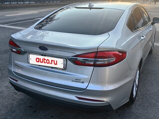 2019 Ford Fusion (North America) II Рестайлинг, серебристый, 1300000 рублей, вид 3