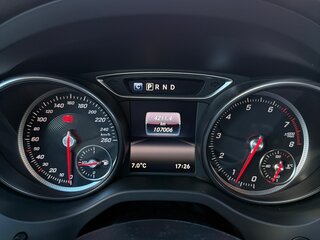 2017 Mercedes-Benz CLA 200 I (C117, X117) Рестайлинг, белый, 1950000 рублей, вид 4