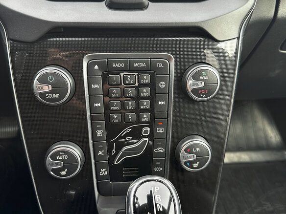 2018 Volvo V40 Cross Country I Рестайлинг, серый, 1820000 рублей - вид 15