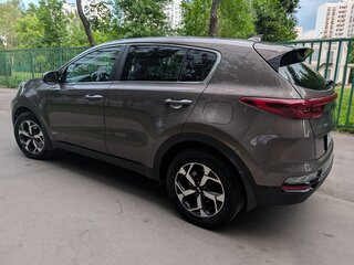 2019 Kia Sportage IV Рестайлинг, коричневый, 2200000 рублей, вид 4