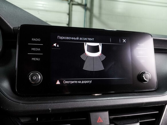 2021 Skoda Rapid II, чёрный, 1696000 рублей - вид 11