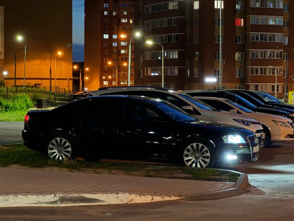 2003 Audi A8 II (D3), чёрный, 650000 рублей