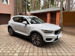 2020 Volvo XC40 I, серебристый, 3600000 рублей, вид 1