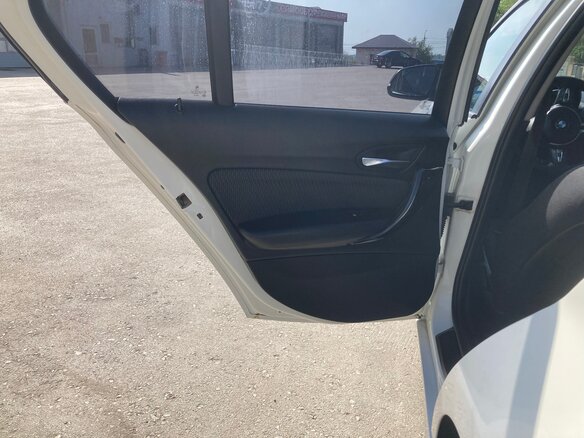 2012 BMW 1 серии 116i II (F20/F21), белый, 1100000 рублей - вид 13