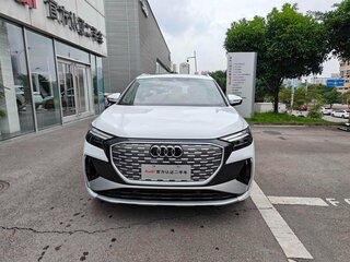 2025 Audi Q4 e-tron 40 I, серый, 4260000 рублей, вид 4