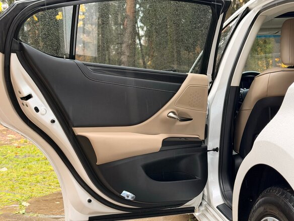 2020 Lexus ES 300h VII, белый, 4200000 рублей - вид 29