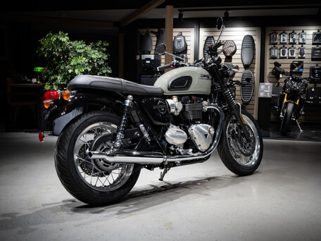 2026 Triumph Bonneville T120, серый, 2070000 рублей, вид 3