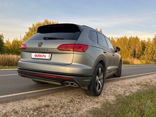 2019 Volkswagen Touareg III, серый, 3550000 рублей, вид 3