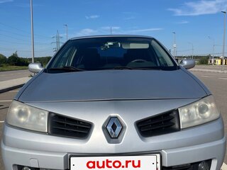 2007 Renault Megane II Рестайлинг, серебристый, 380000 рублей, вид 1