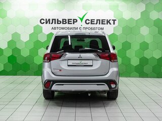 2020 Mitsubishi Outlander III Рестайлинг 3, серый, 2300000 рублей, вид 4