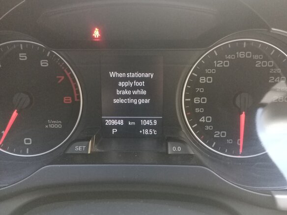 2010 Audi A4 IV (B8), серебристый, 970000 рублей - вид 9