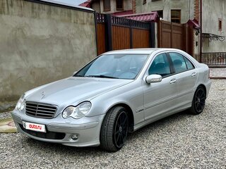 2002 Mercedes-Benz C-Класс 240 II (W203), серебристый, 750000 рублей, вид 2