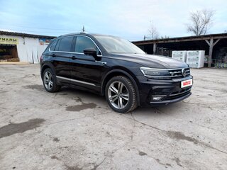2018 Volkswagen Tiguan II, чёрный, 2150000 рублей, вид 1