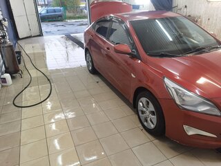 2016 Hyundai Solaris I Рестайлинг, красный, 840000 рублей, вид 4