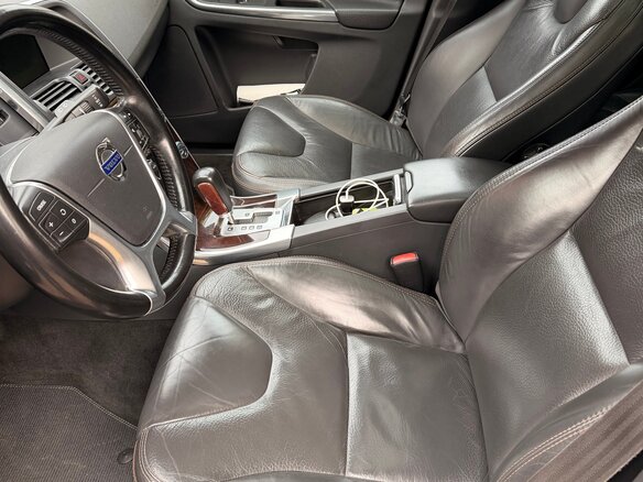 2012 Volvo XC60 I, чёрный, 1900000 рублей - вид 2