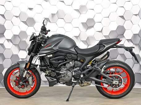 2021 Ducati Monster 937, серый, 819000 рублей, вид 4