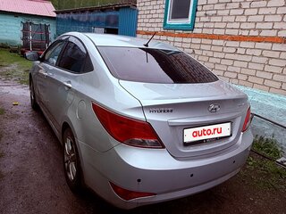 2015 Hyundai Solaris I Рестайлинг, серебристый, 870000 рублей, вид 5